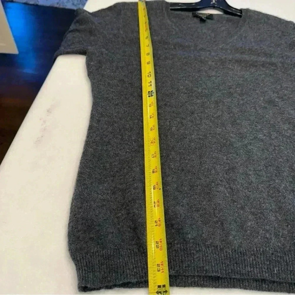 Charter Club Luxury CASHMERE v-neck sweater dark gray size small - Picture 4 of 5